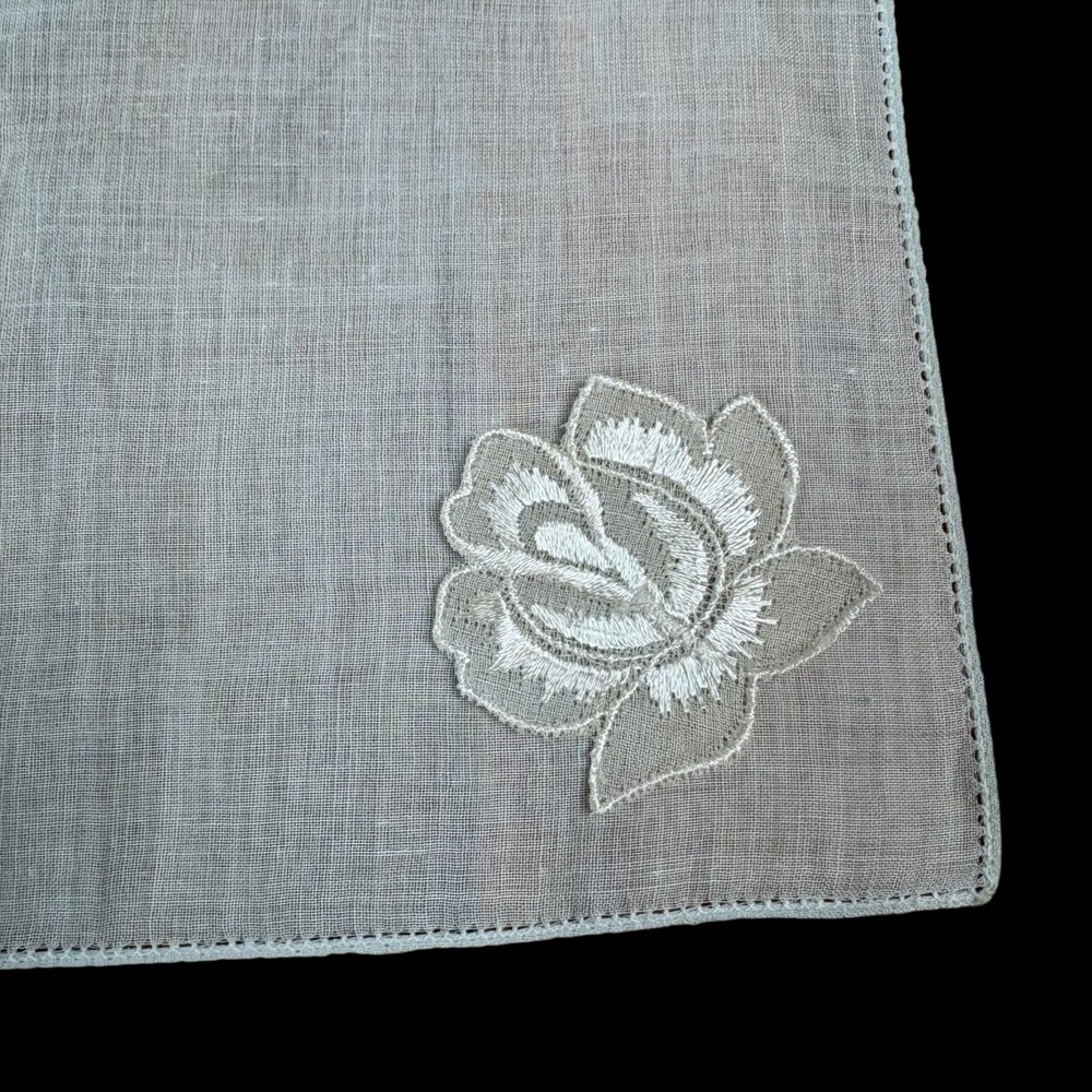 Vintage Women's Handkerchiefs White‎ Floral Embroidery Appliqué Scalloped Edges - Picture 7 of 8